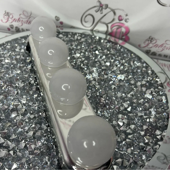 Vanity lights suction to surfaces mirror ect on and off silver makeup skincare - Picture 9 of 10